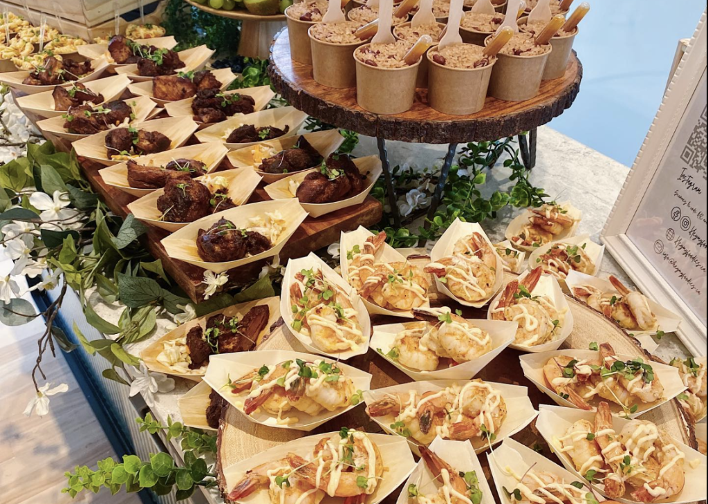 Offrez à vos invités une expérience culinaire raffinée avec des bouchées soigneusement préparées, idéales pour tout événement dans le grand Montréal.